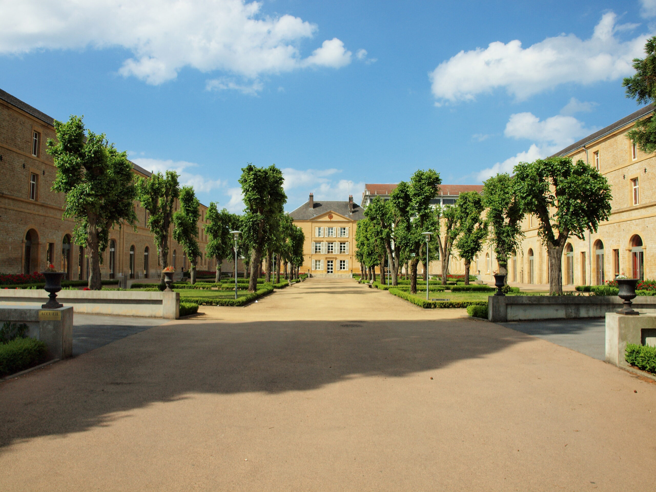 Façade du lycée Chanzy à Charleville-Mézières